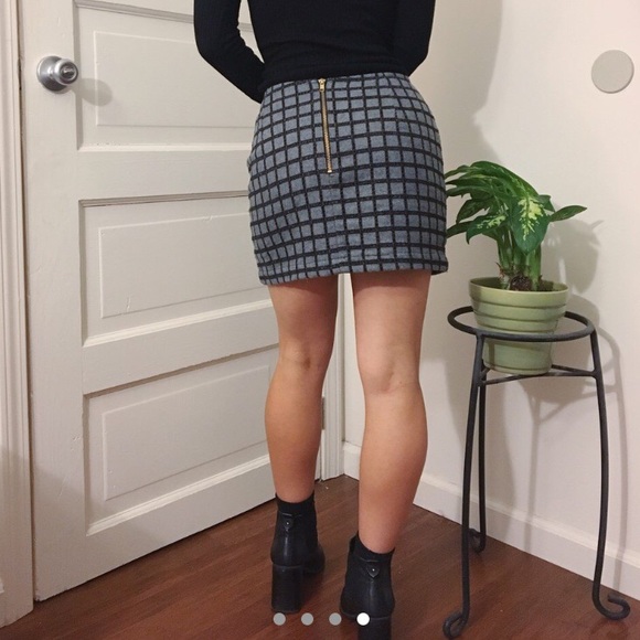 Grey and black checkered pattern mini skirt - Picture 4 of 4